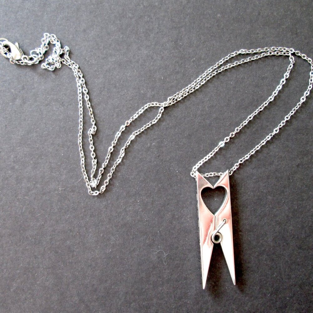 ZOPPINI Stainless Steel Pendant Necklace Heart Cutout Clothespin